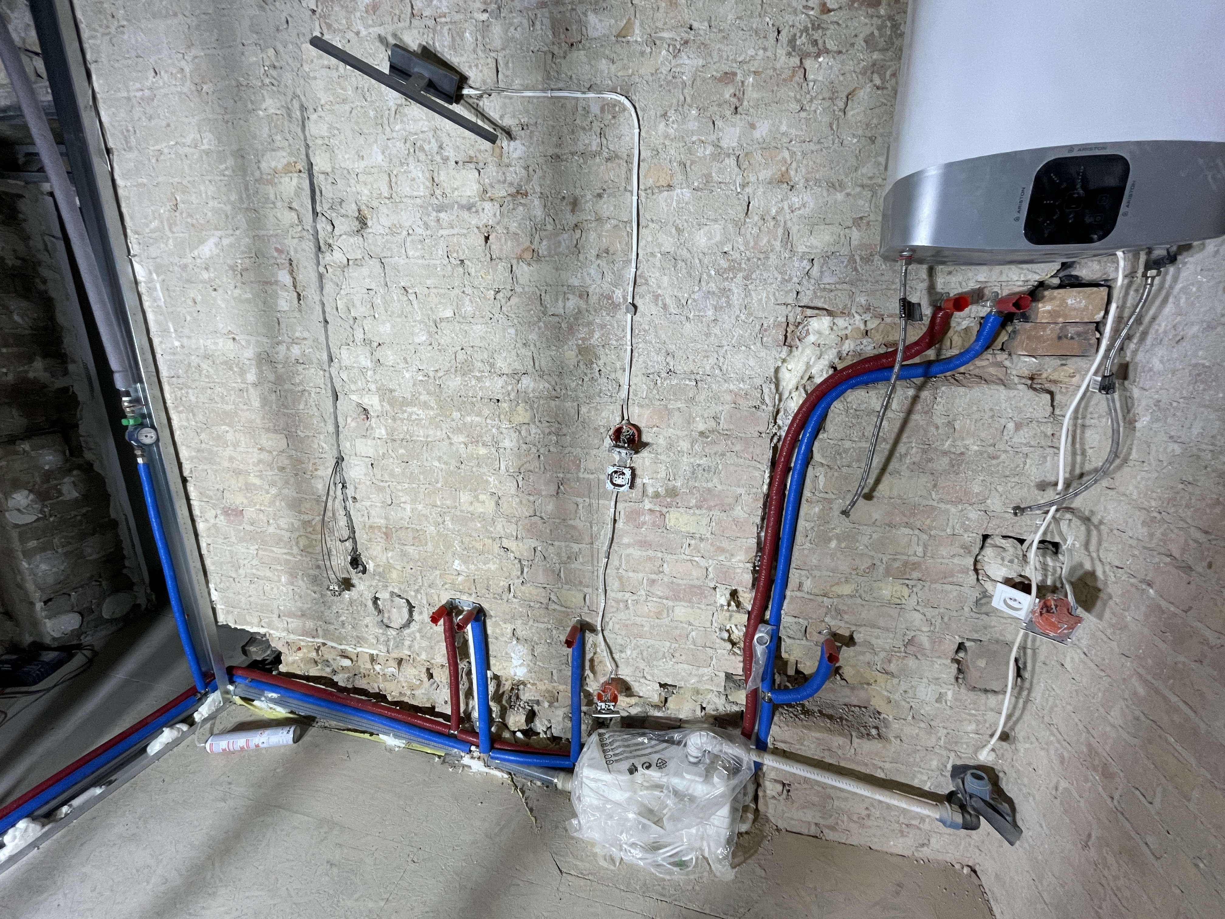 Wymiana baterii umywalkowej – realizacja